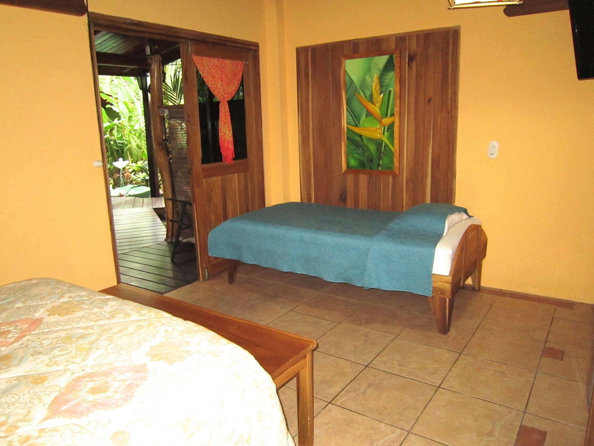 Physis Caribbean Bed & Breakfast Puerto Viejo de Talamanca Esterno foto