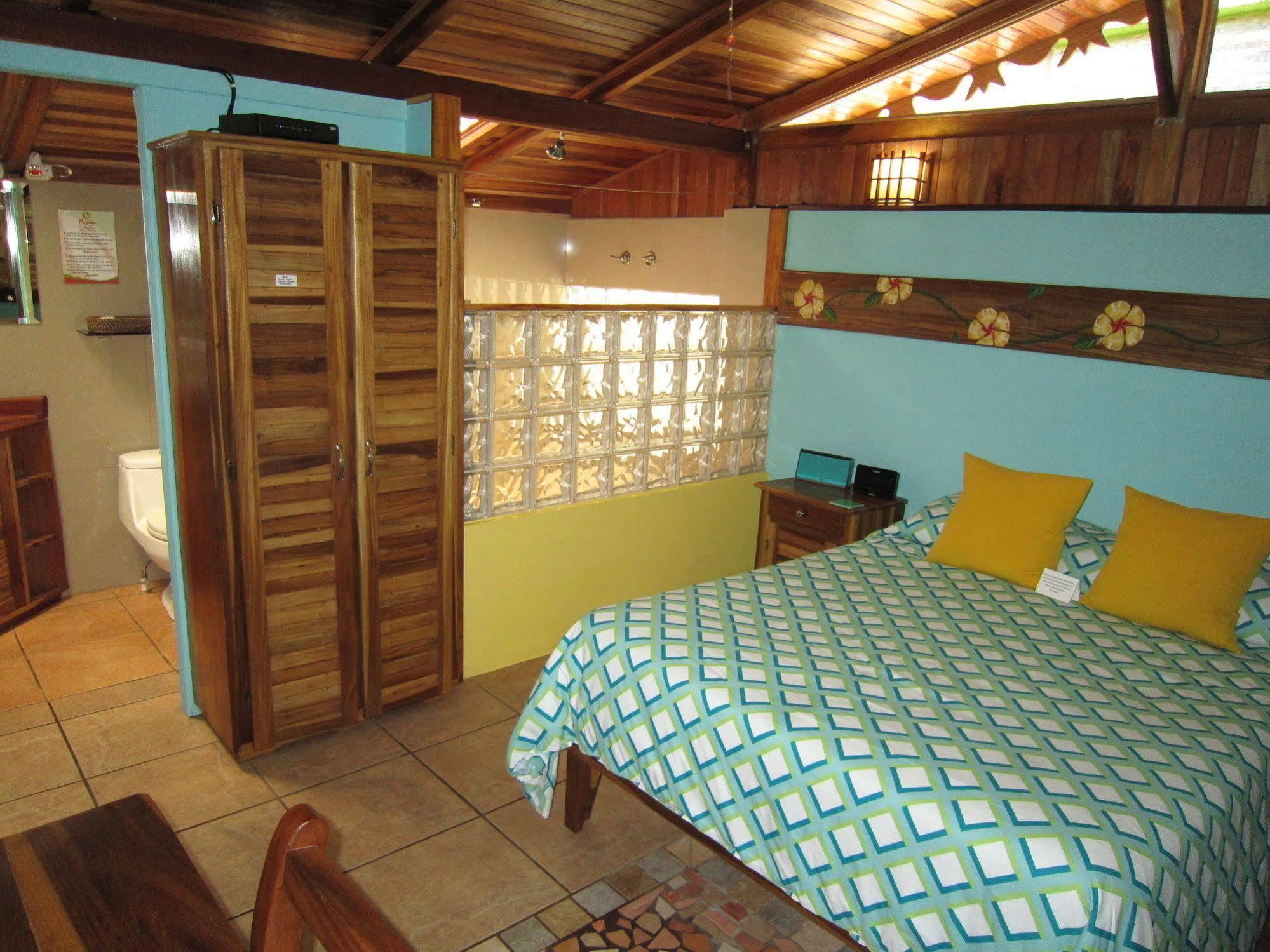 Physis Caribbean Bed & Breakfast Puerto Viejo de Talamanca Esterno foto