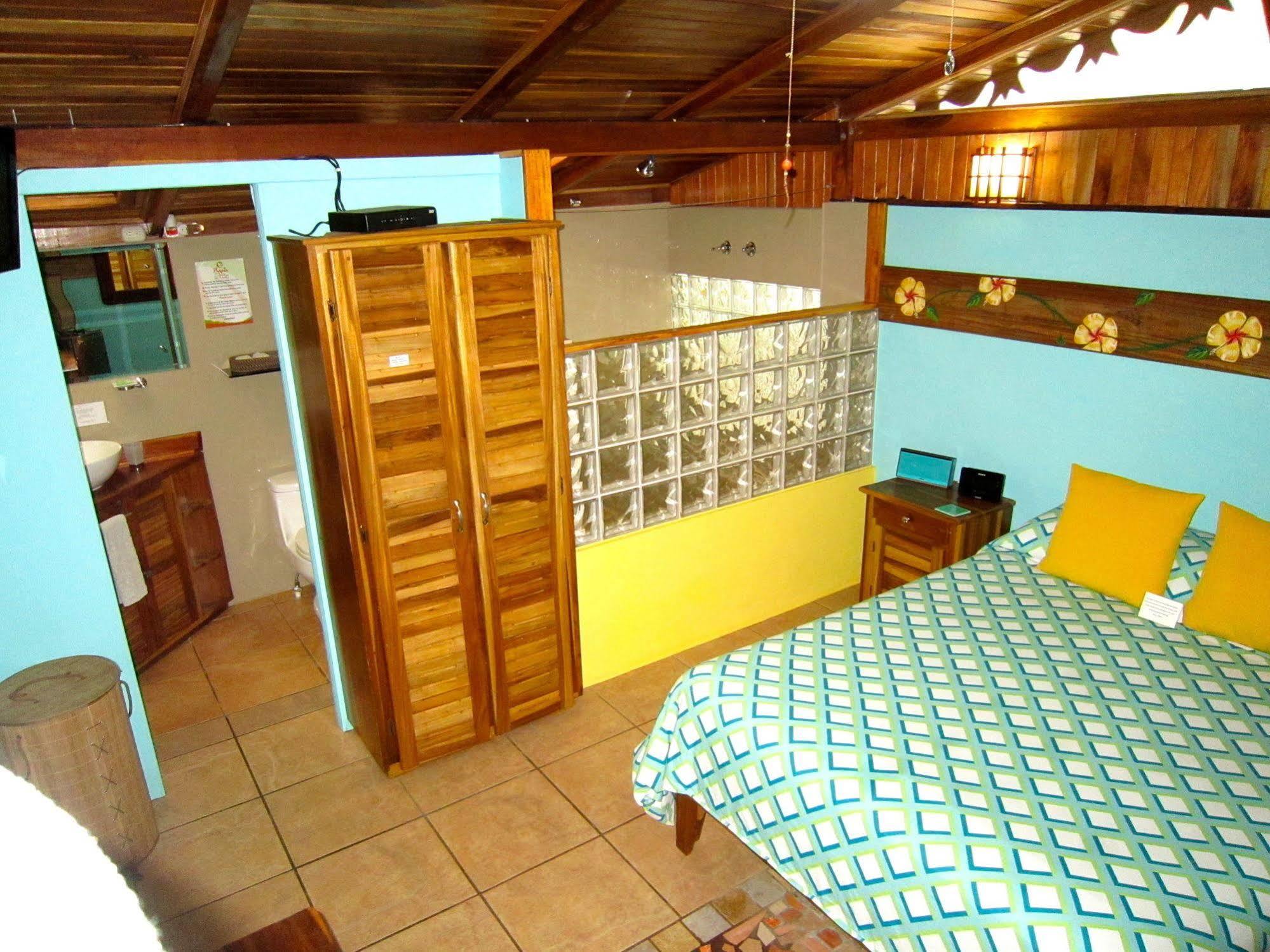 Physis Caribbean Bed & Breakfast Puerto Viejo de Talamanca Esterno foto