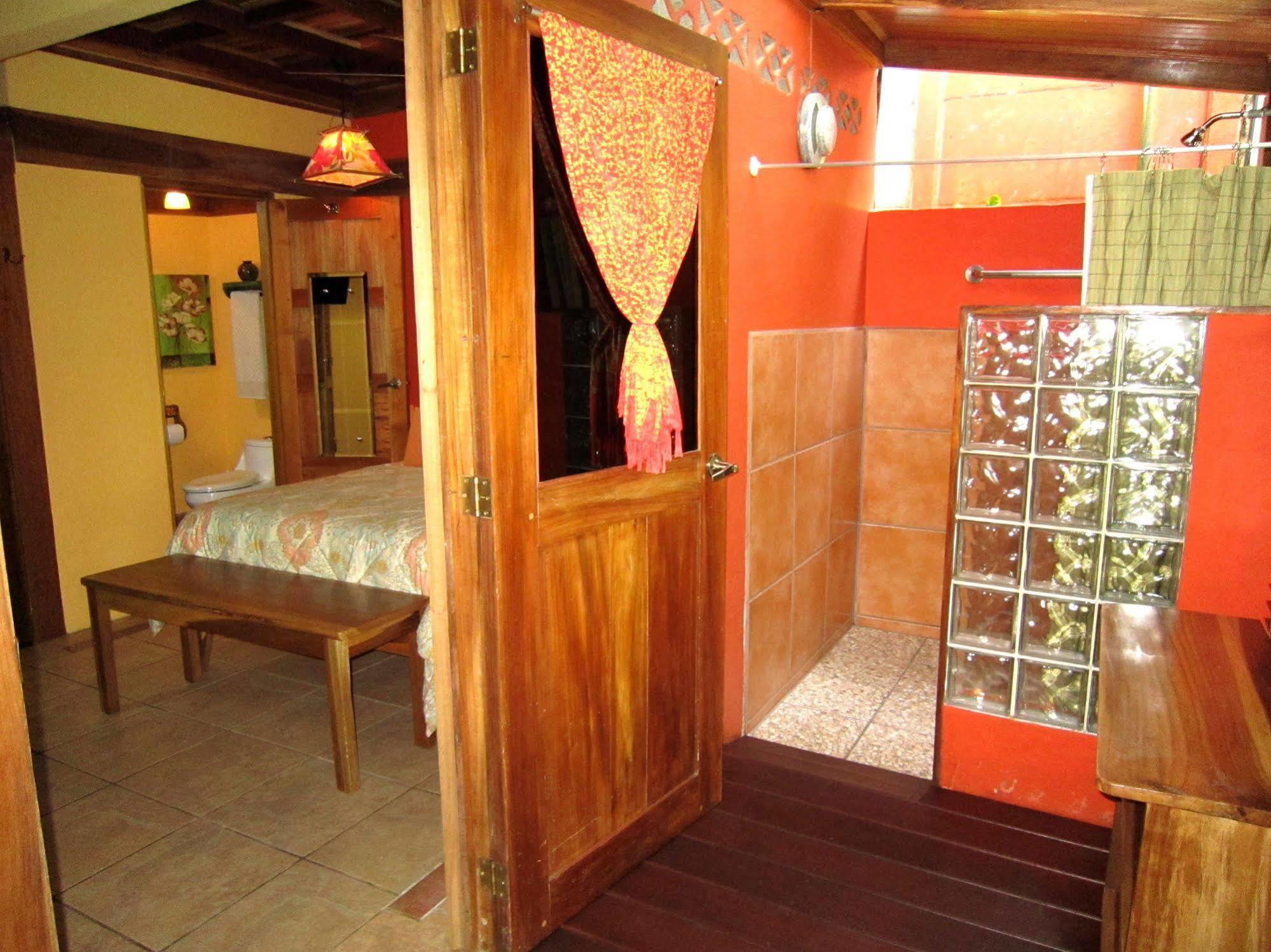 Physis Caribbean Bed & Breakfast Puerto Viejo de Talamanca Esterno foto