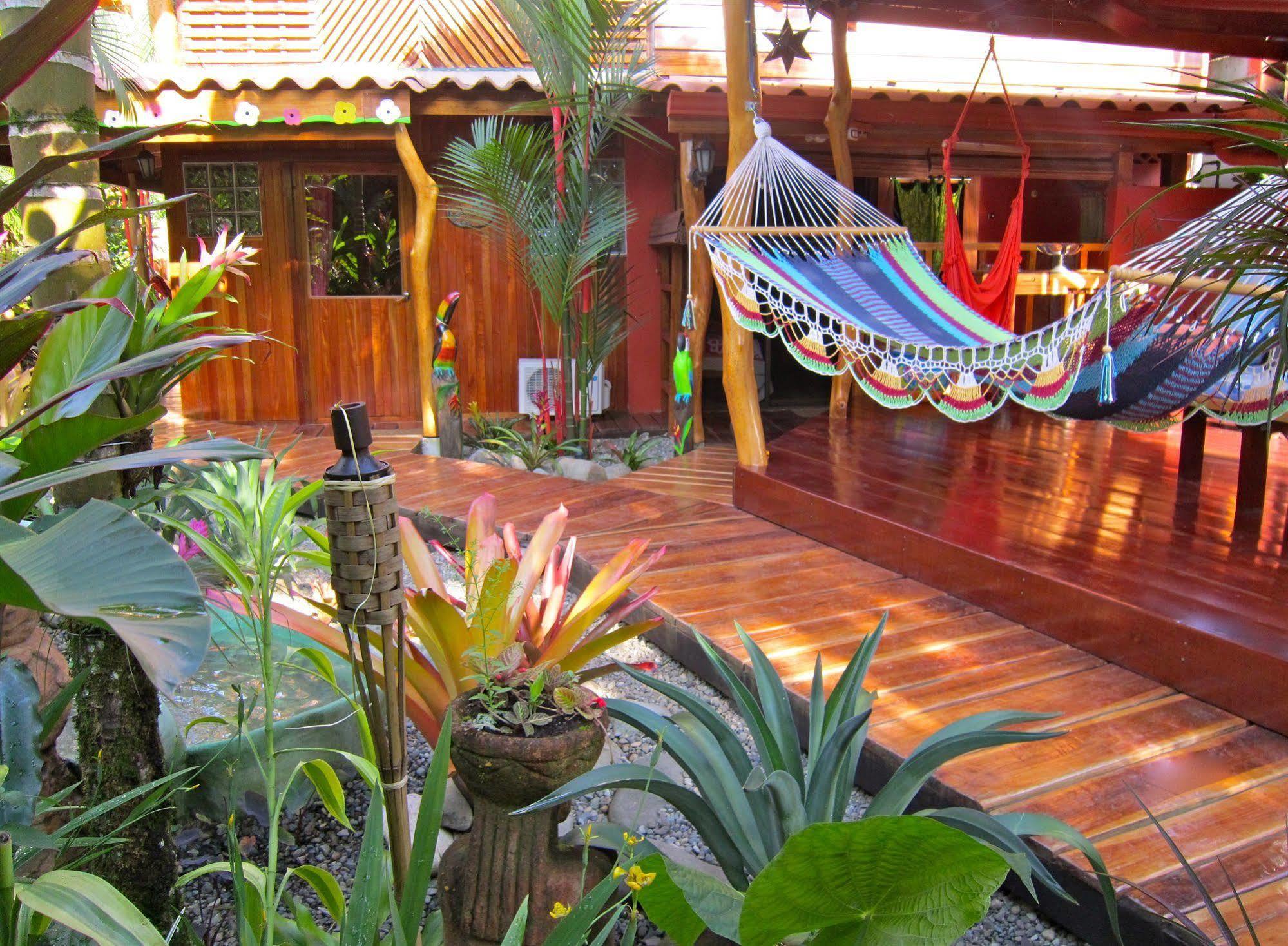 Physis Caribbean Bed & Breakfast Puerto Viejo de Talamanca Esterno foto