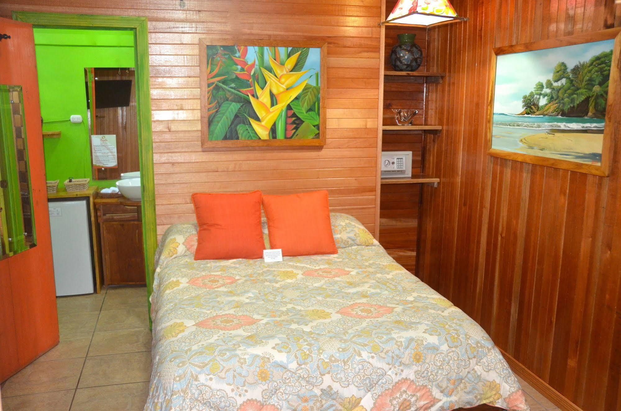 Physis Caribbean Bed & Breakfast Puerto Viejo de Talamanca Esterno foto