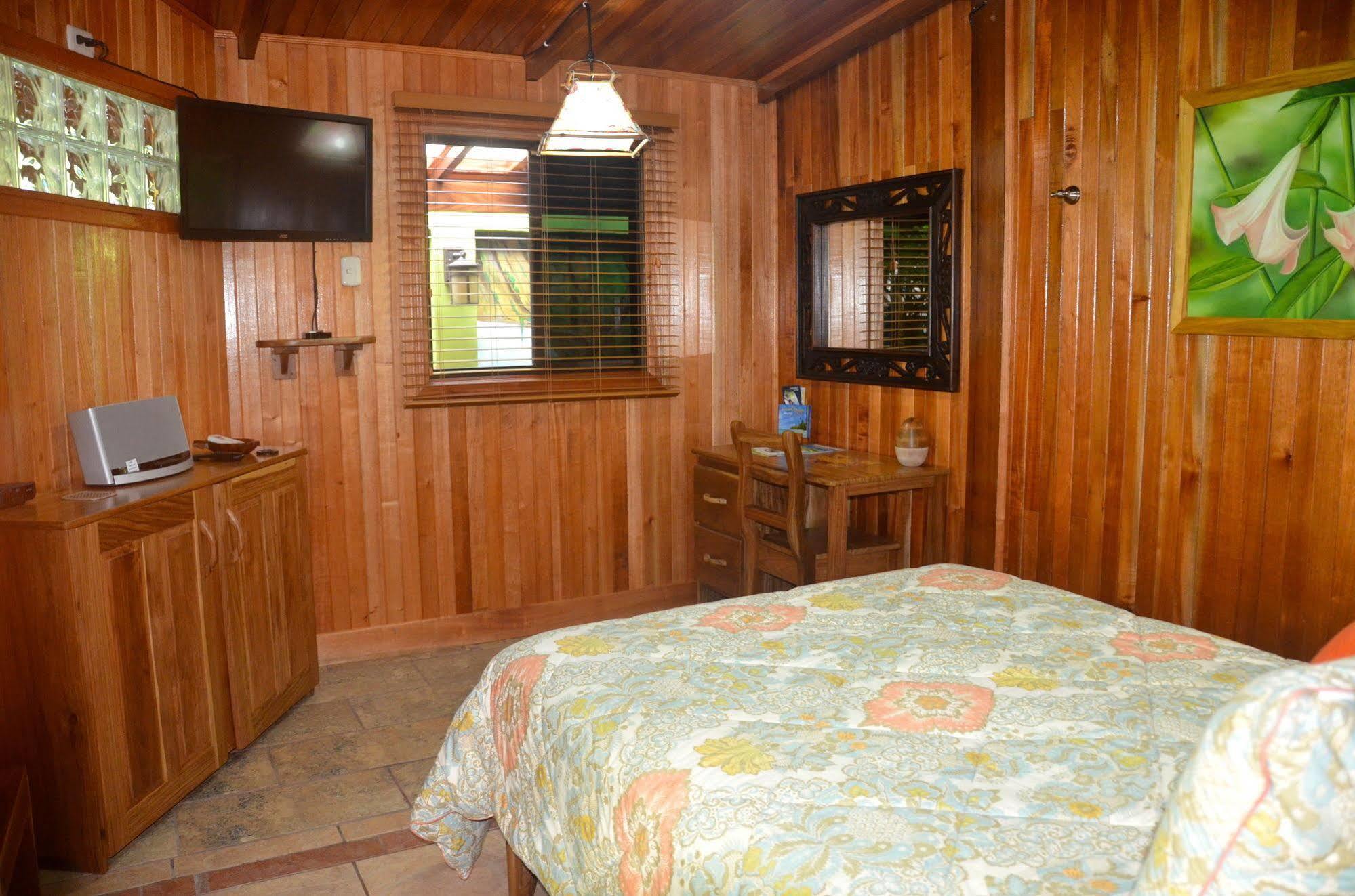 Physis Caribbean Bed & Breakfast Puerto Viejo de Talamanca Esterno foto